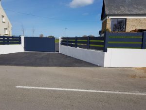 Pose et installation d'un portail coulissant et claustras gris ardoise