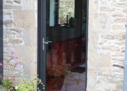 porte vitrée sur maison néo bretonne
